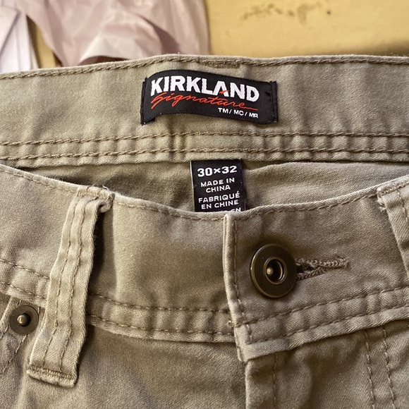 Kirkland mens khakis size 30-32 - Picture 2 of 4